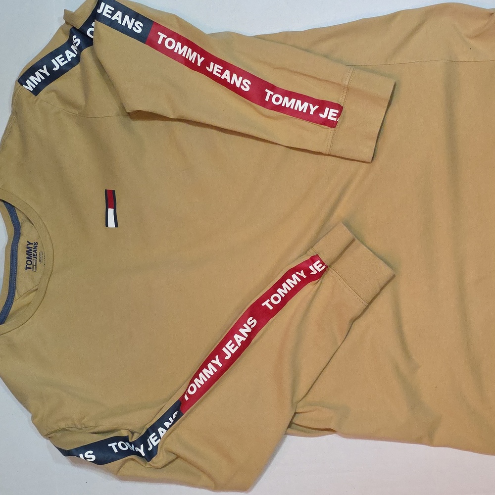 Tommy Hilfiger Mens Long Sleeve Tee Sz XL Tan Logo Red Blue Cotton Casual Crew